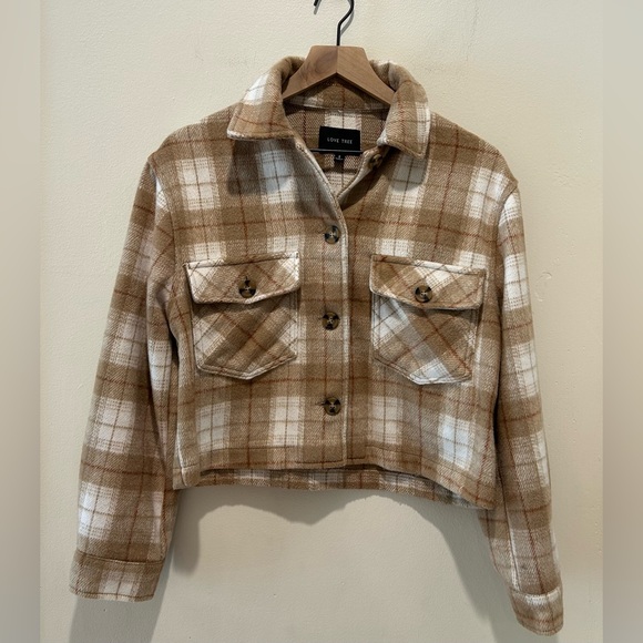 Love Tree Jackets & Blazers - Love Tree Tan & White Plaid Fleece Button Front Shirt Jacket - Women’s Small